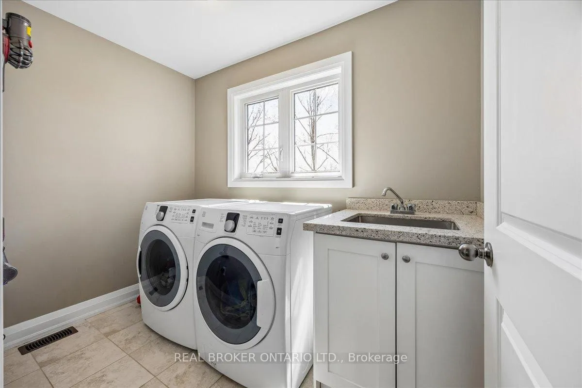 Photo 21 of 215 Centre Street, Clearview, Stayner — HOMEH