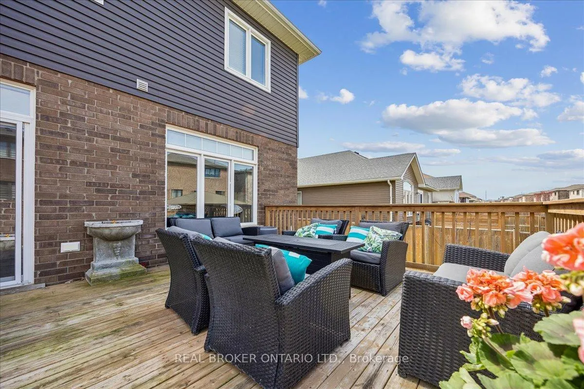 Photo 22 of 215 Centre Street, Clearview, Stayner — HOMEH