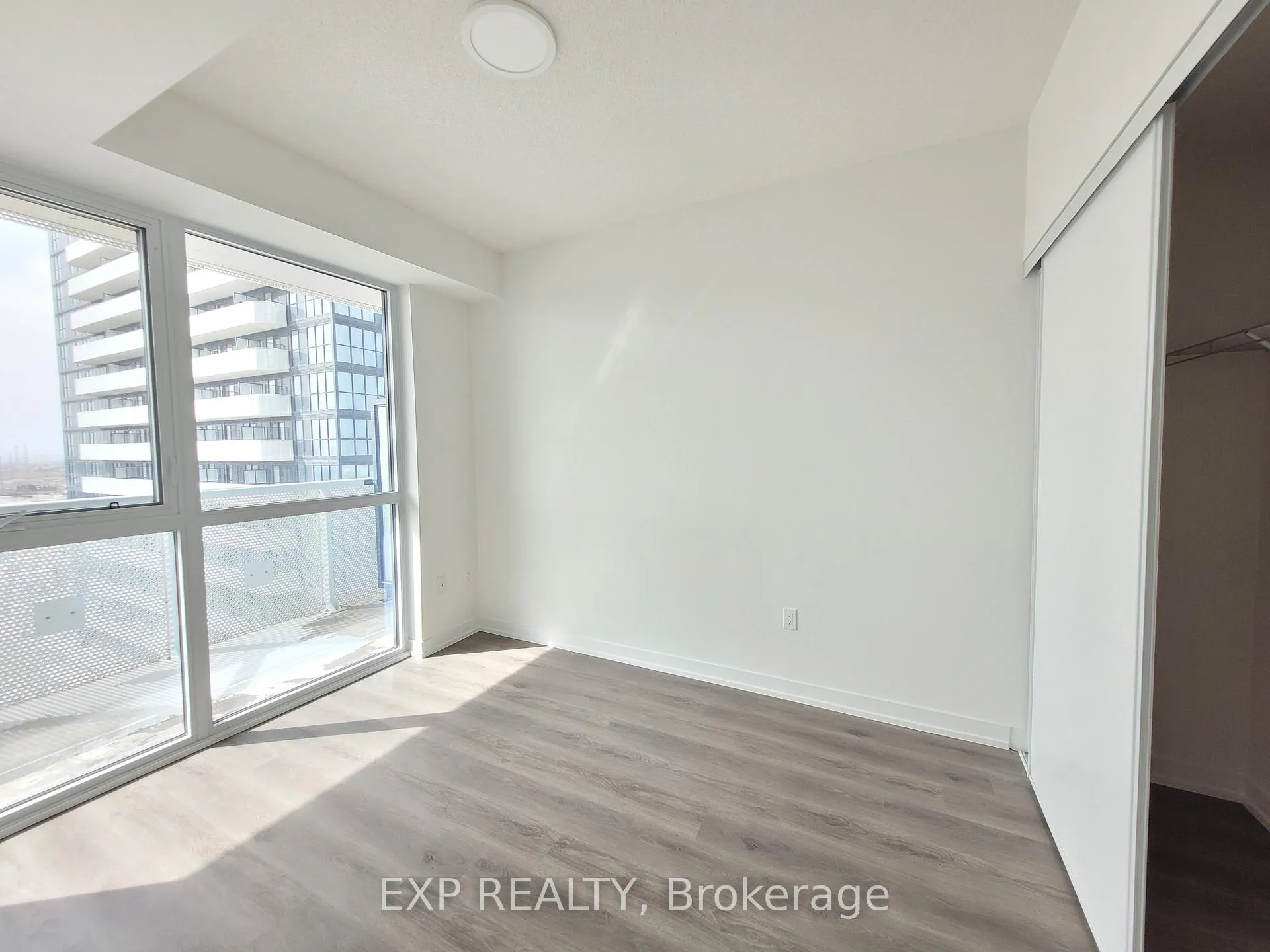 Photo 2 of Unit 1005, 225 Commerce Street, Vaughan, Vaughan Corporate Centre — HOMEH