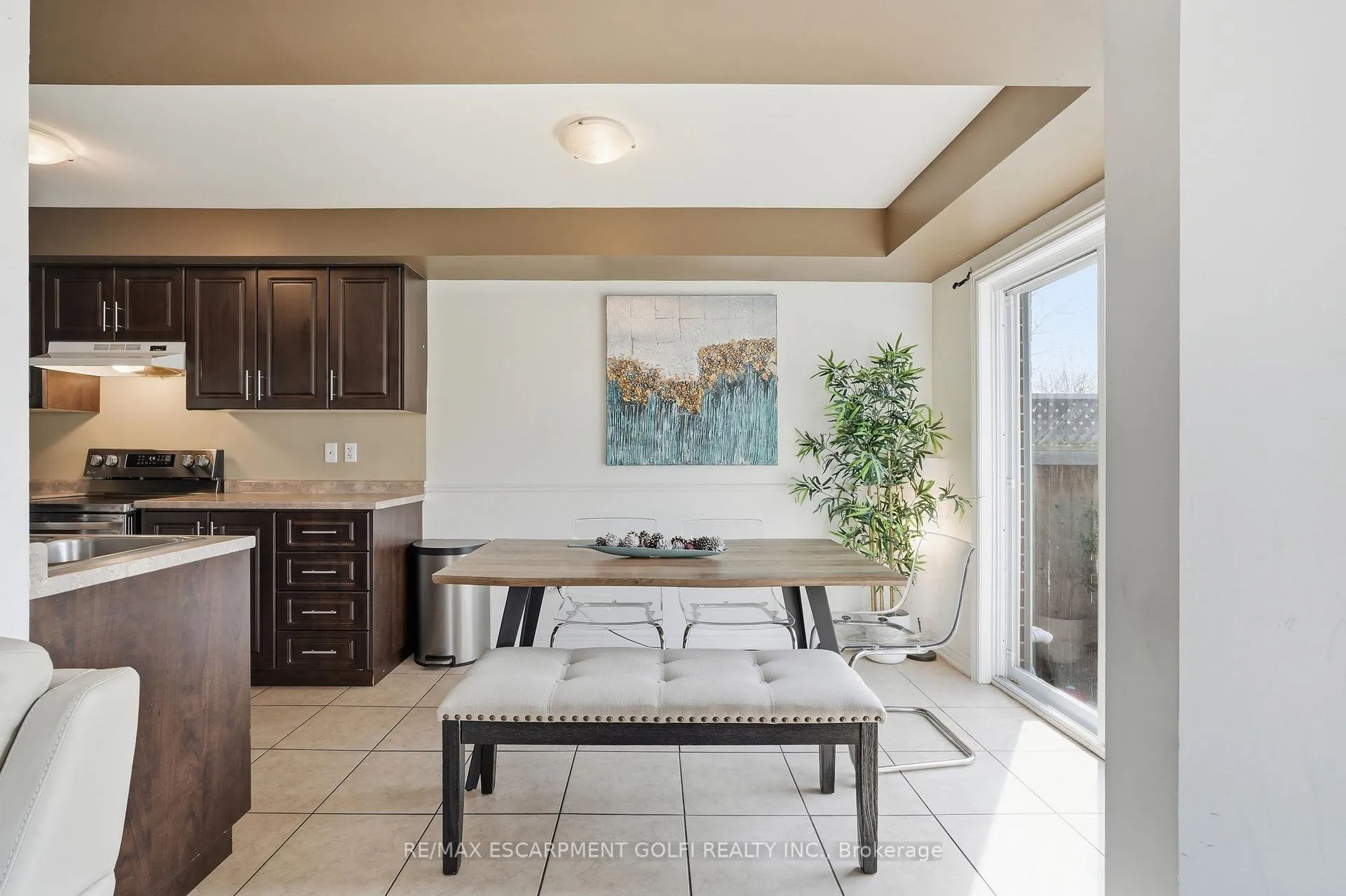 Photo 9 of Unit 7, 307 Highway 8, Hamilton, Stoney Creek — HOMEH