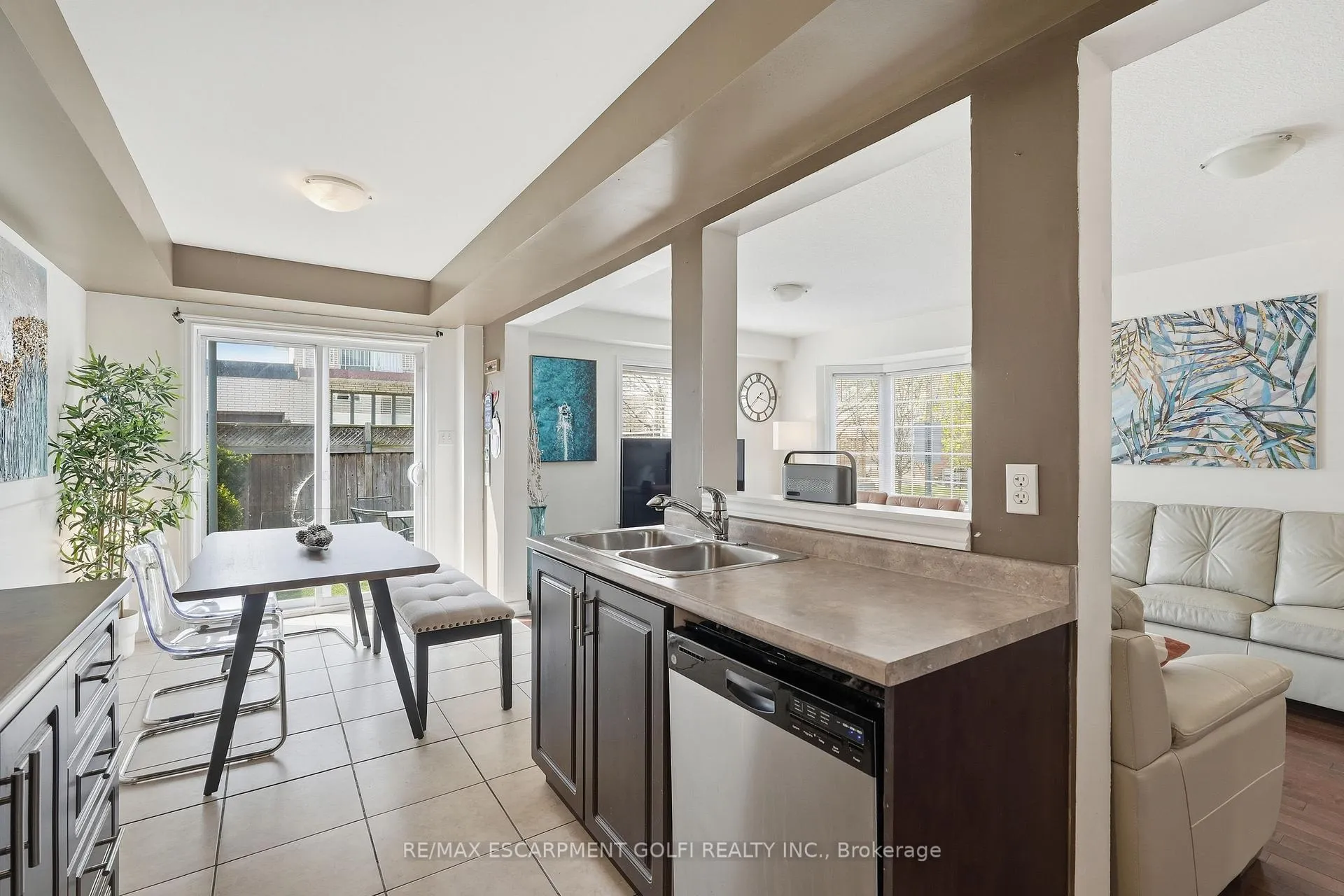 Photo 14 of Unit 7, 307 Highway 8, Hamilton, Stoney Creek — HOMEH