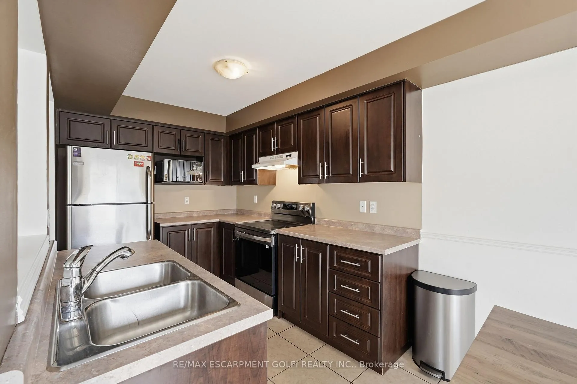 Photo 15 of Unit 7, 307 Highway 8, Hamilton, Stoney Creek — HOMEH