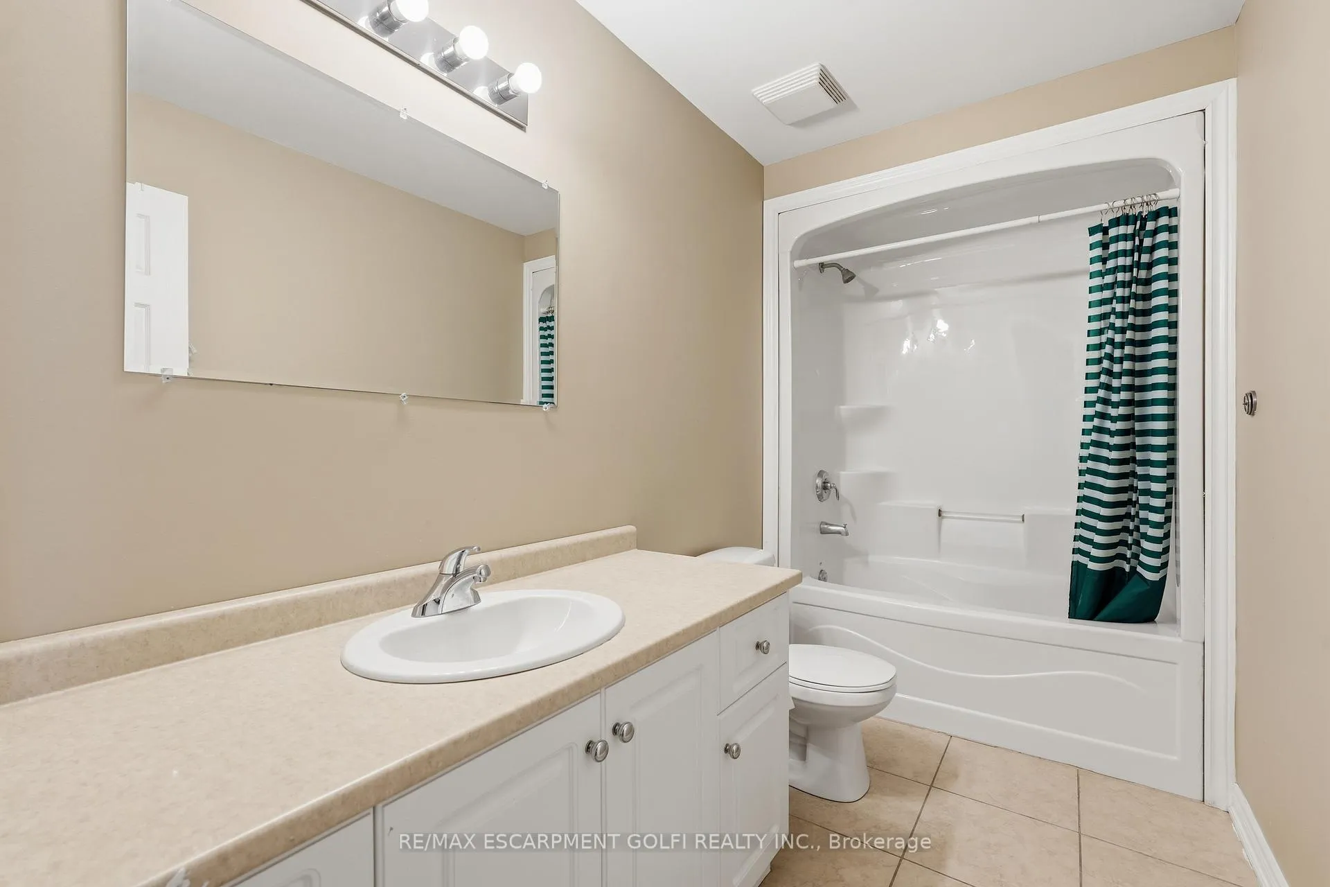 Photo 24 of Unit 7, 307 Highway 8, Hamilton, Stoney Creek — HOMEH