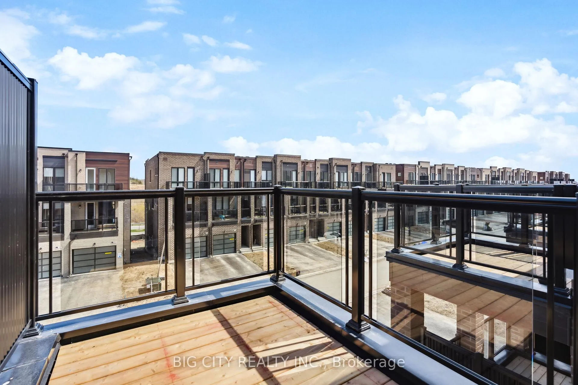 Photo 20 of 101 Stauffer Crescent, Markham, Cornell — HOMEH
