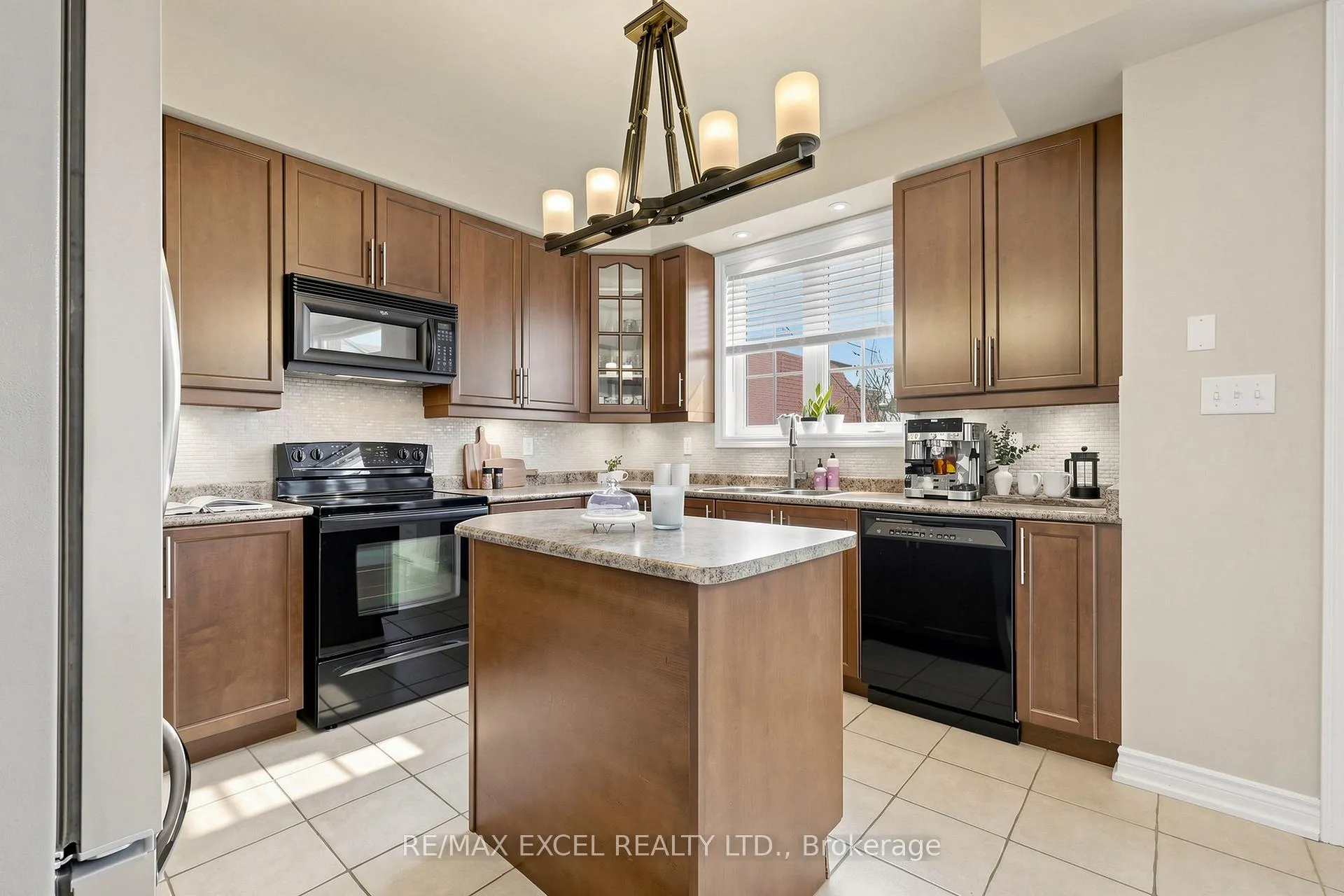 Photo 10 of 9 Evaridge Drive, Markham, Cornell — HOMEH
