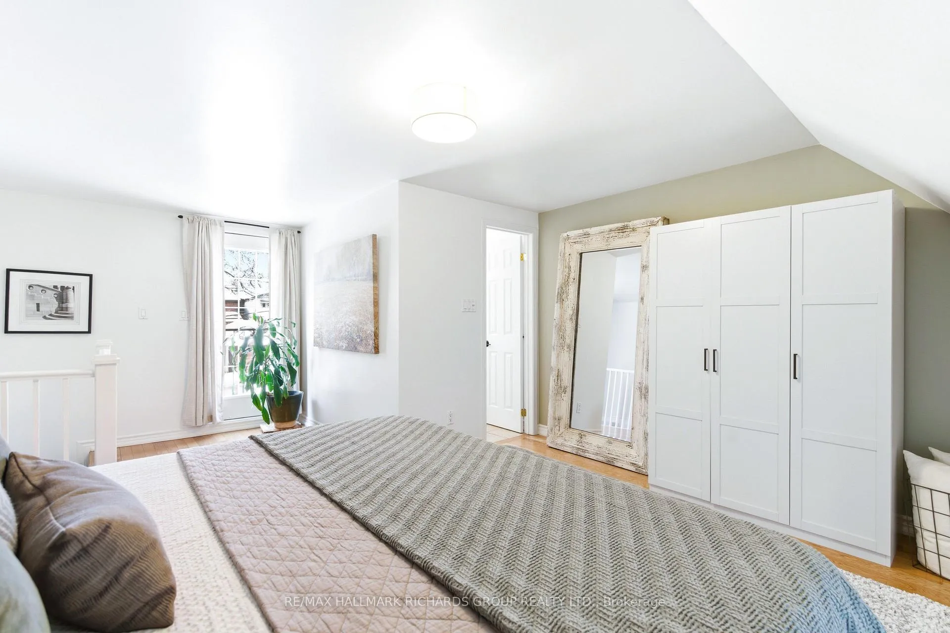 Photo 17 of 38 Burgess Avenue, Toronto, East End-Danforth — HOMEH