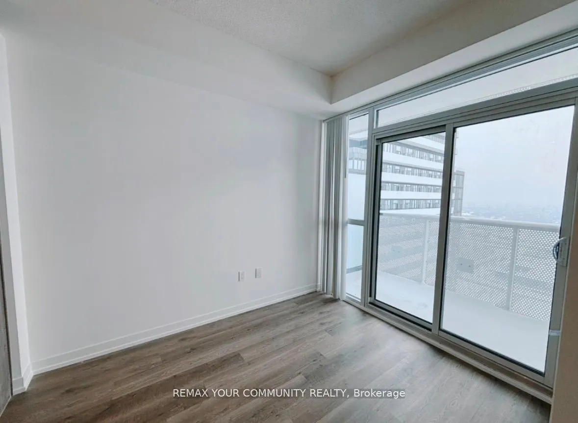 Photo 6 of Unit 4211, 8 Interchange Way, Vaughan, Vaughan Corporate Centre — HOMEH