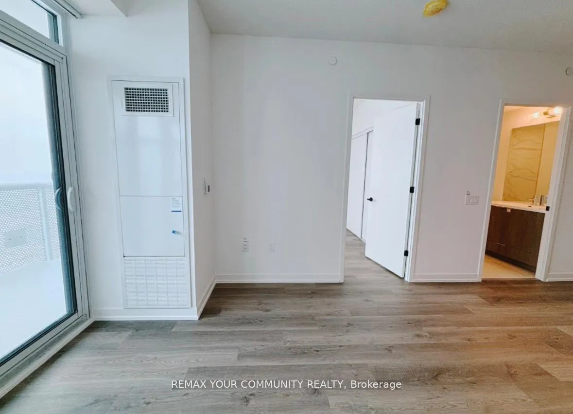 Photo 7 of Unit 4211, 8 Interchange Way, Vaughan, Vaughan Corporate Centre — HOMEH
