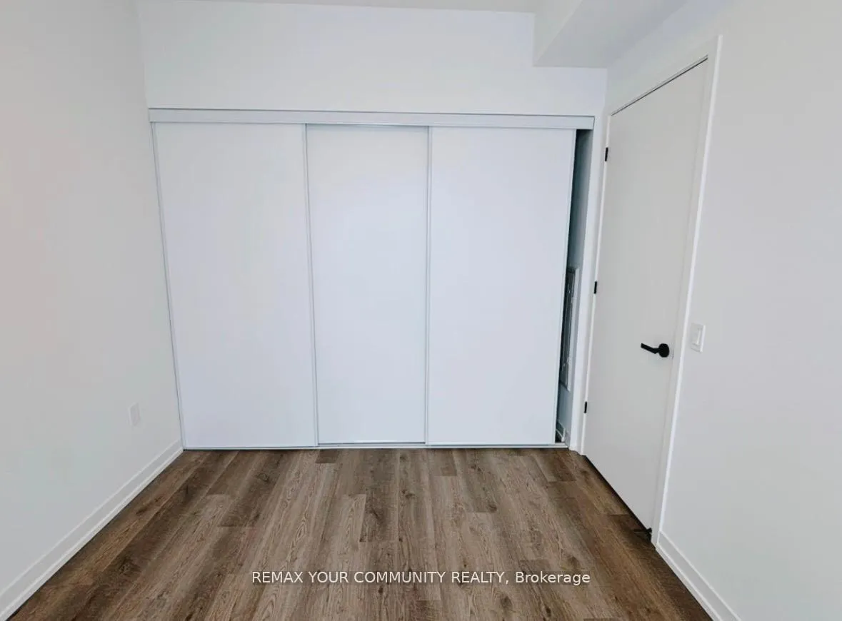 Photo 9 of Unit 4211, 8 Interchange Way, Vaughan, Vaughan Corporate Centre — HOMEH