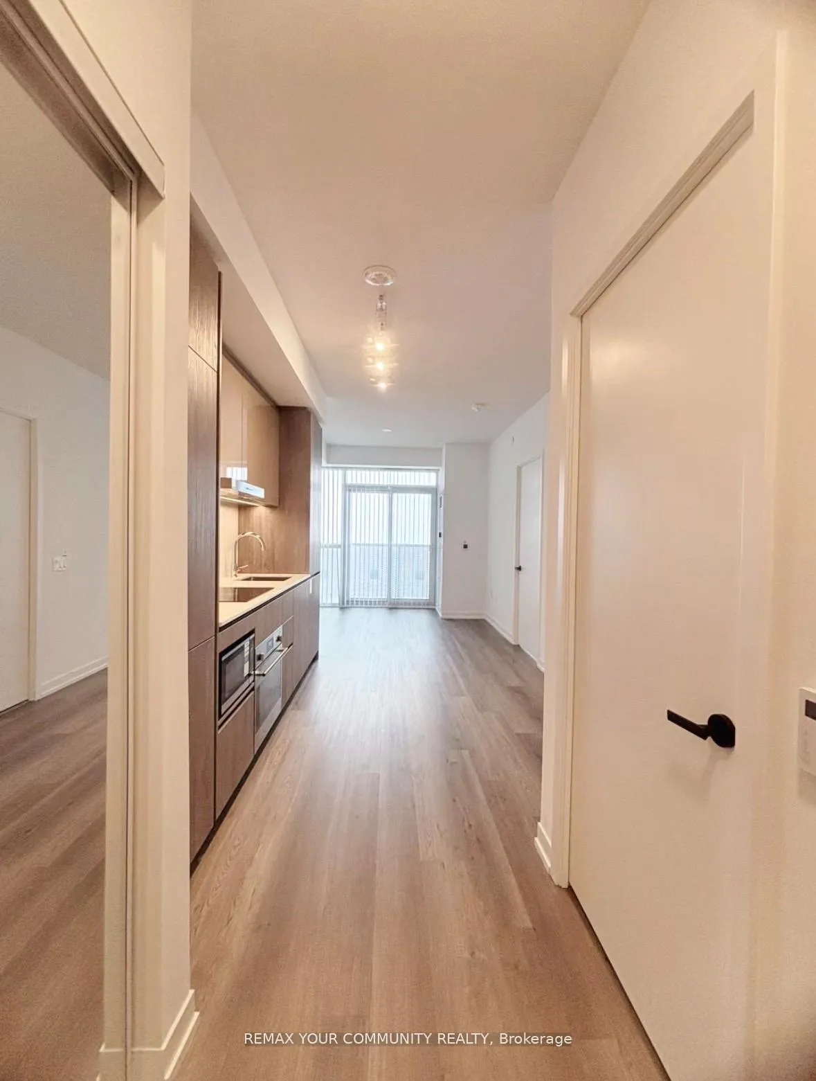 Photo 16 of Unit 4211, 8 Interchange Way, Vaughan, Vaughan Corporate Centre — HOMEH