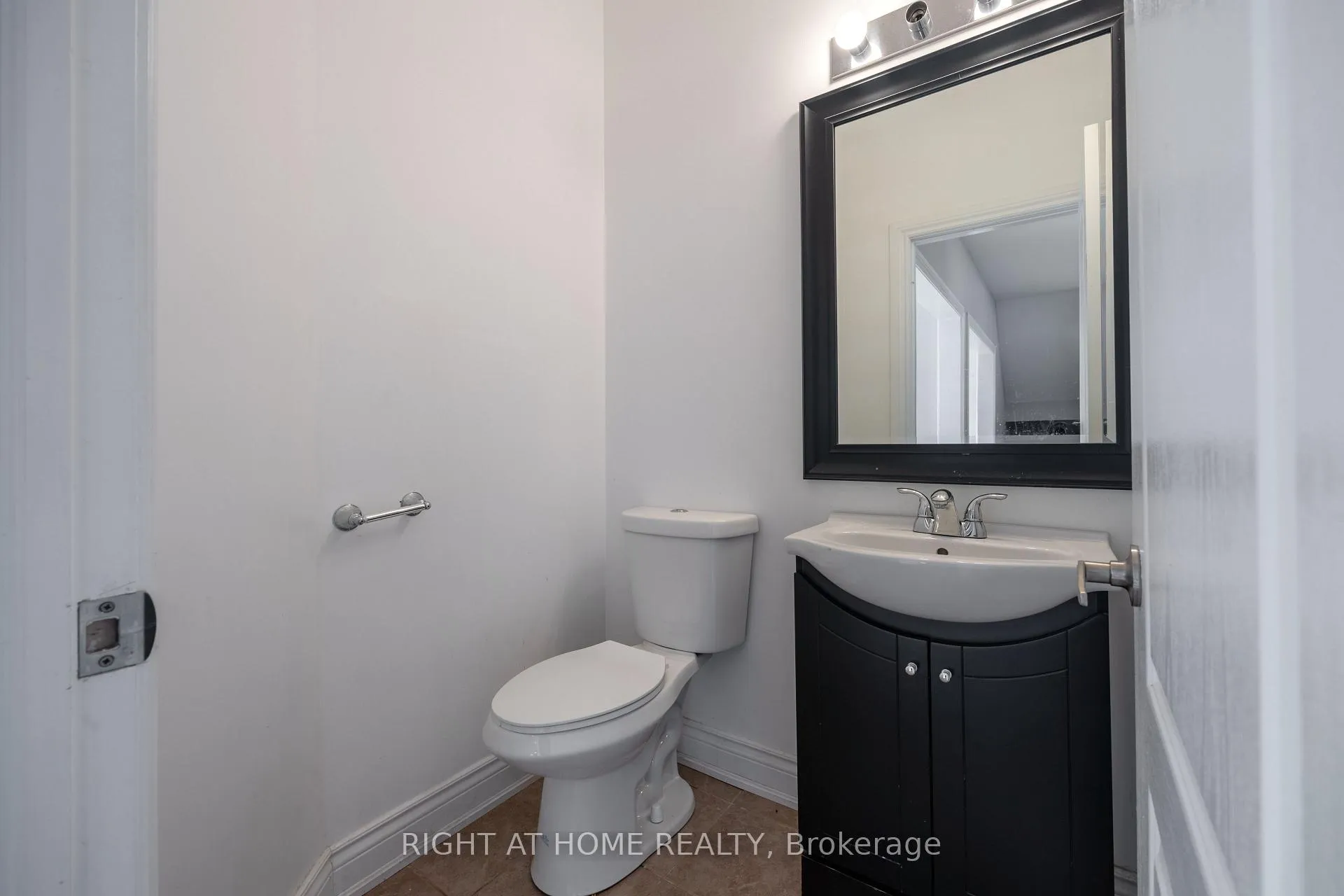 Photo 14 of 1215 Lowrie Street, Innisfil, Alcona — HOMEH