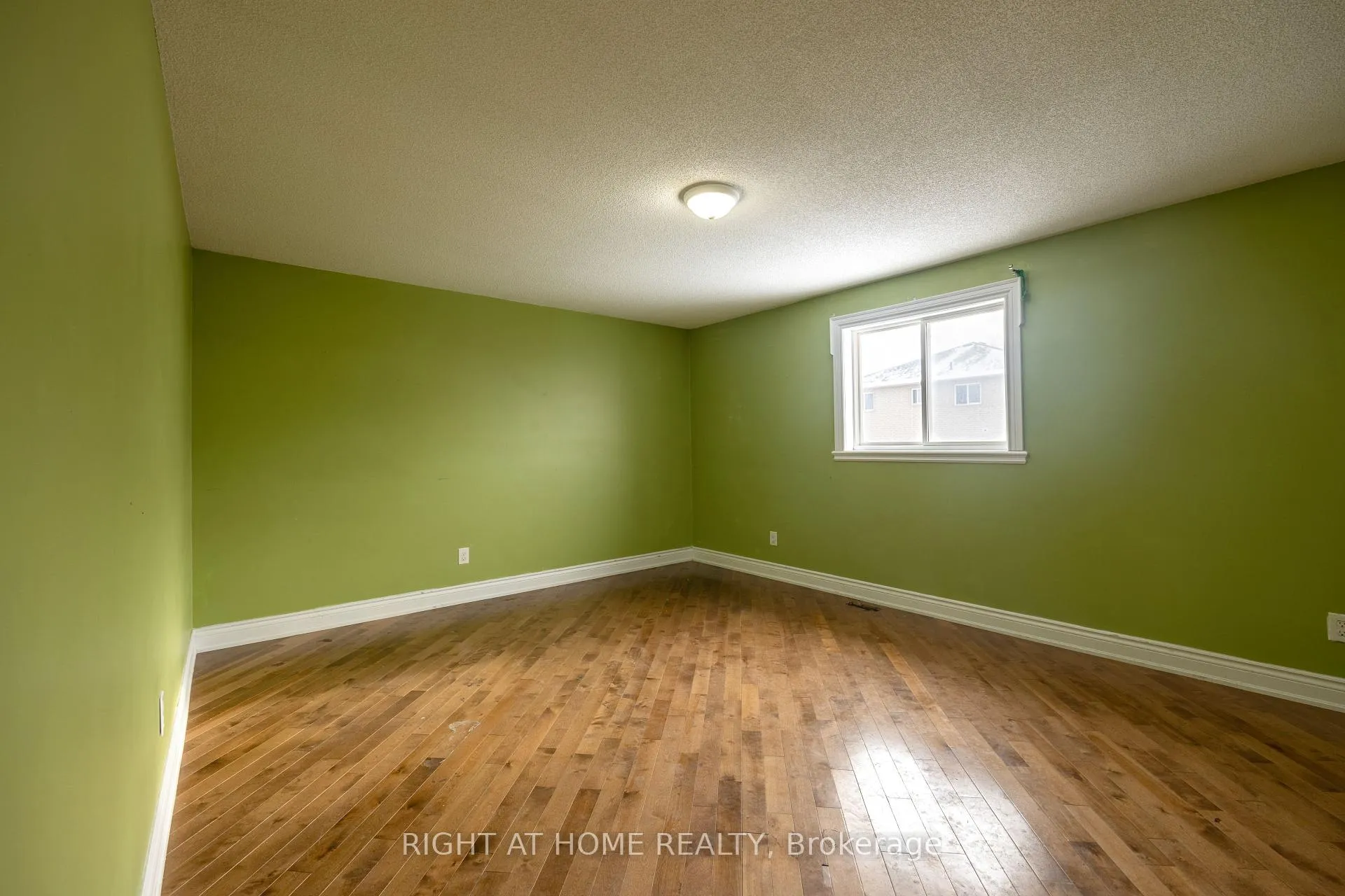 Photo 16 of 1215 Lowrie Street, Innisfil, Alcona — HOMEH
