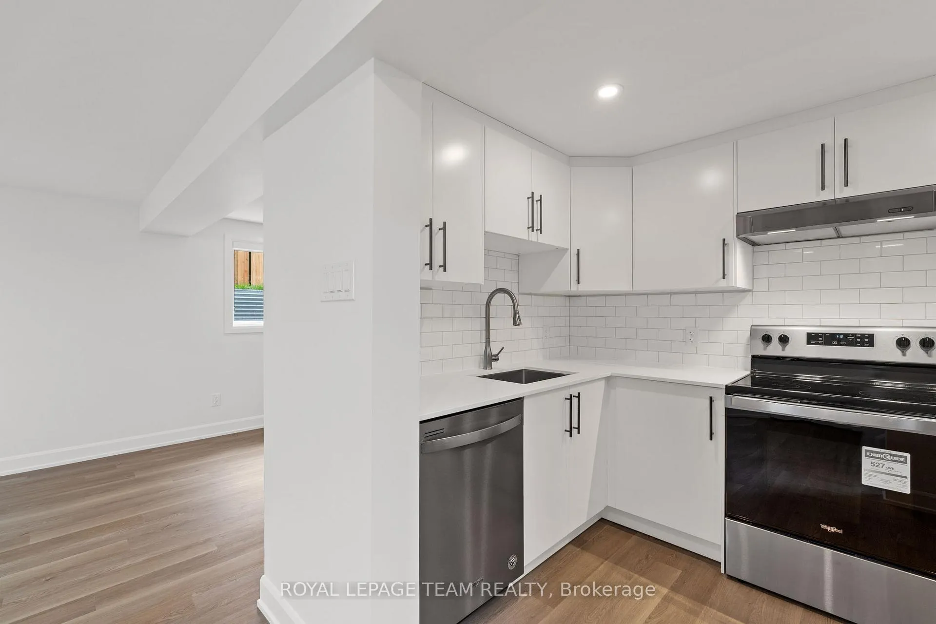 Photo 16 of Unit B, 636 Mutual Street, Ottawa, Castle Heights/Rideau High — HOMEH