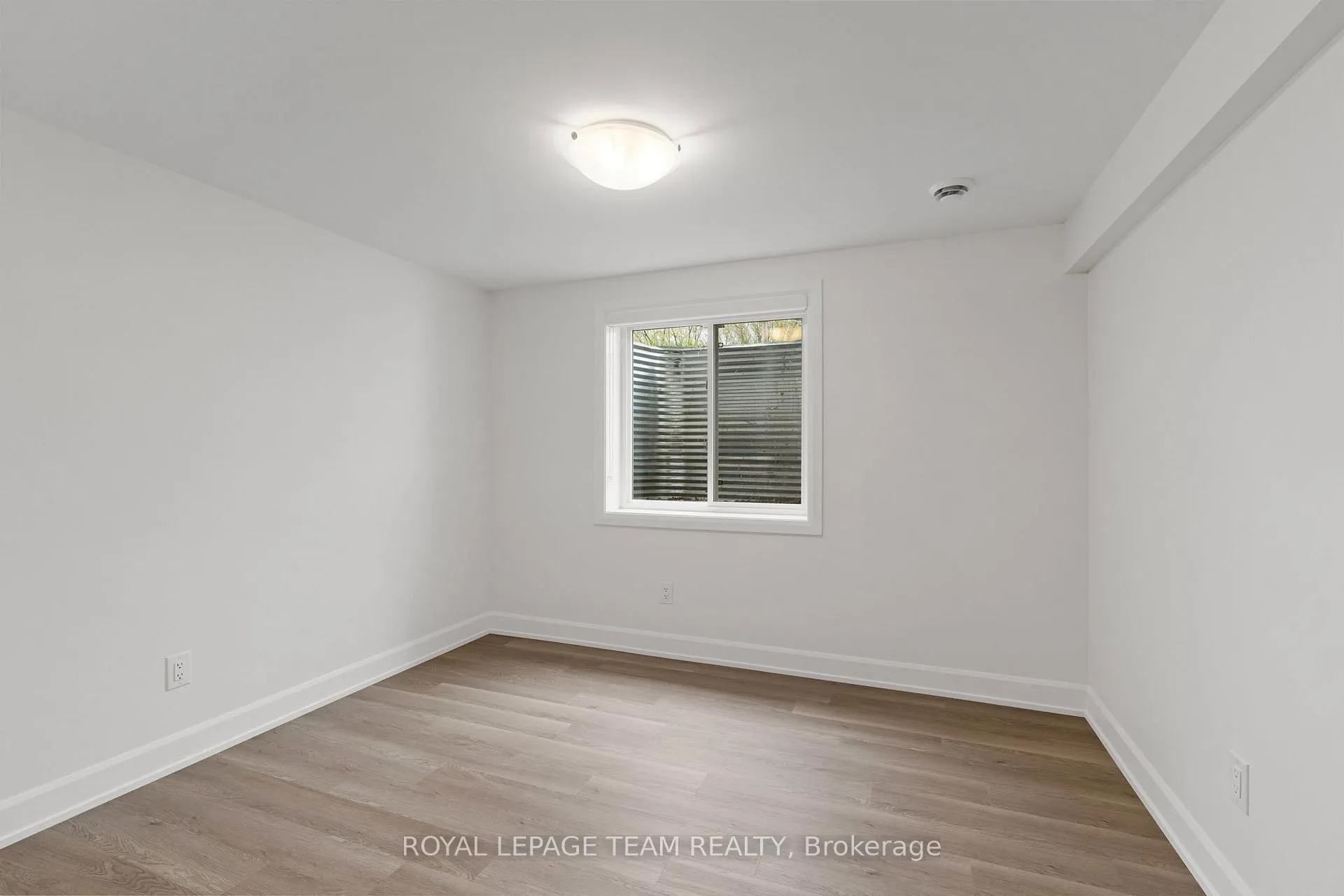 Photo 18 of Unit B, 636 Mutual Street, Ottawa, Castle Heights/Rideau High — HOMEH