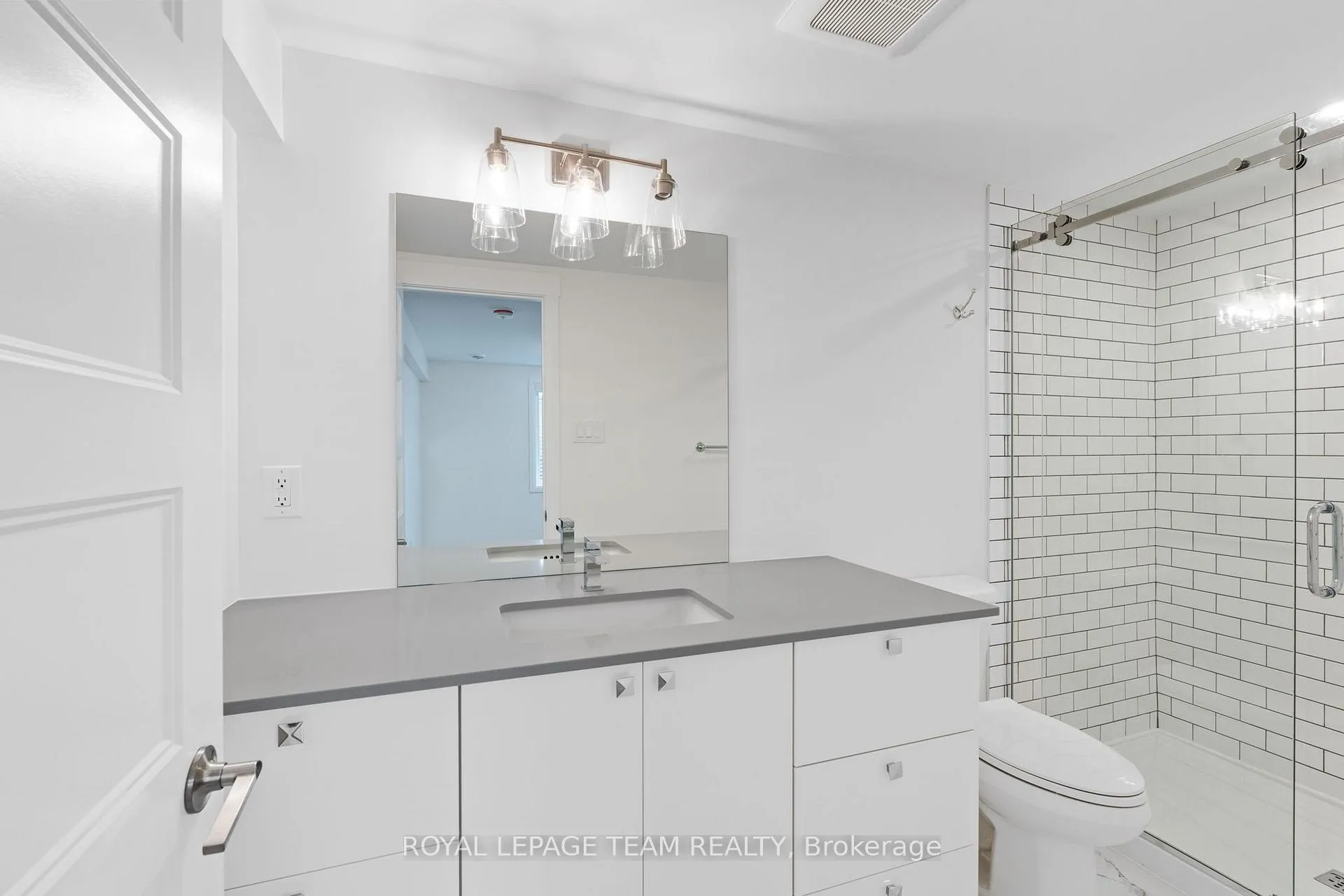 Photo 20 of Unit B, 636 Mutual Street, Ottawa, Castle Heights/Rideau High — HOMEH