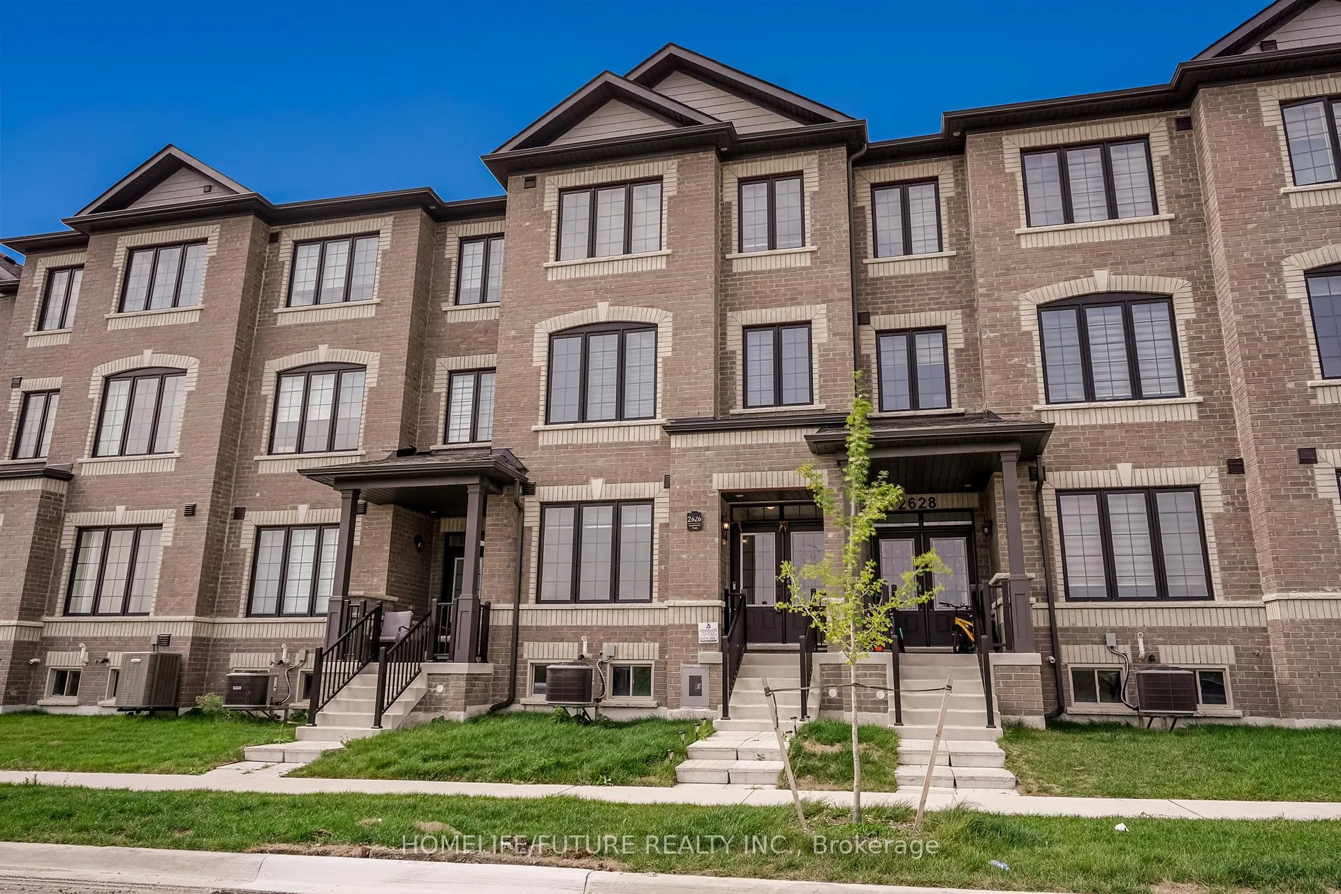 Photo 2 of 2626 Delphinium Trail, Pickering, Rural Pickering — HOMEH