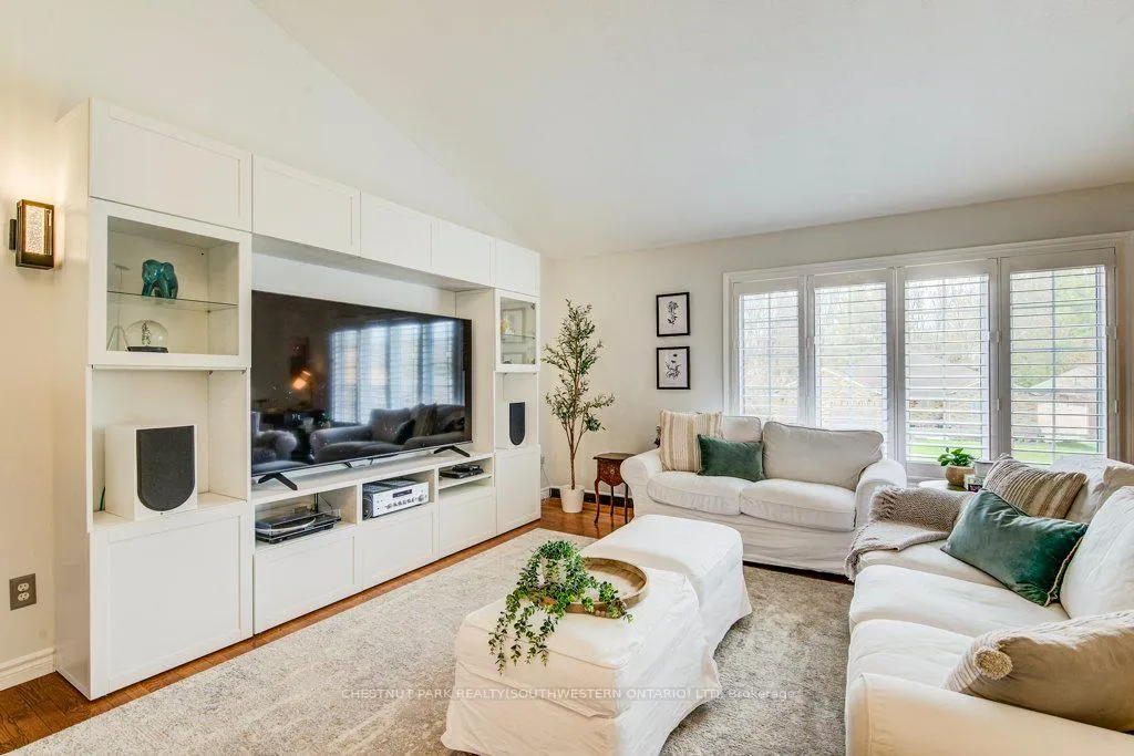 Photo 10 of 219 Mitchell Street, North Dumfries — HOMEH
