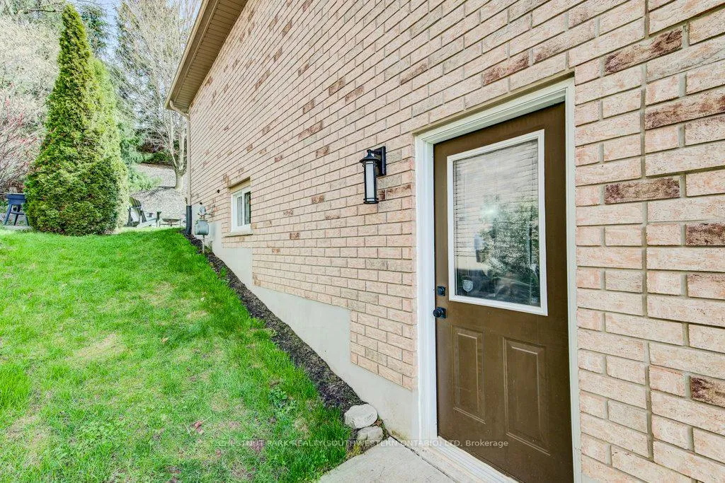 Photo 41 of 219 Mitchell Street, North Dumfries — HOMEH