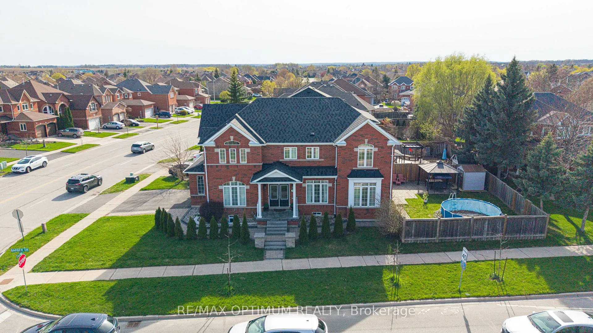 Photo 2 of 169 Barber Drive, Halton Hills, Georgetown — HOMEH
