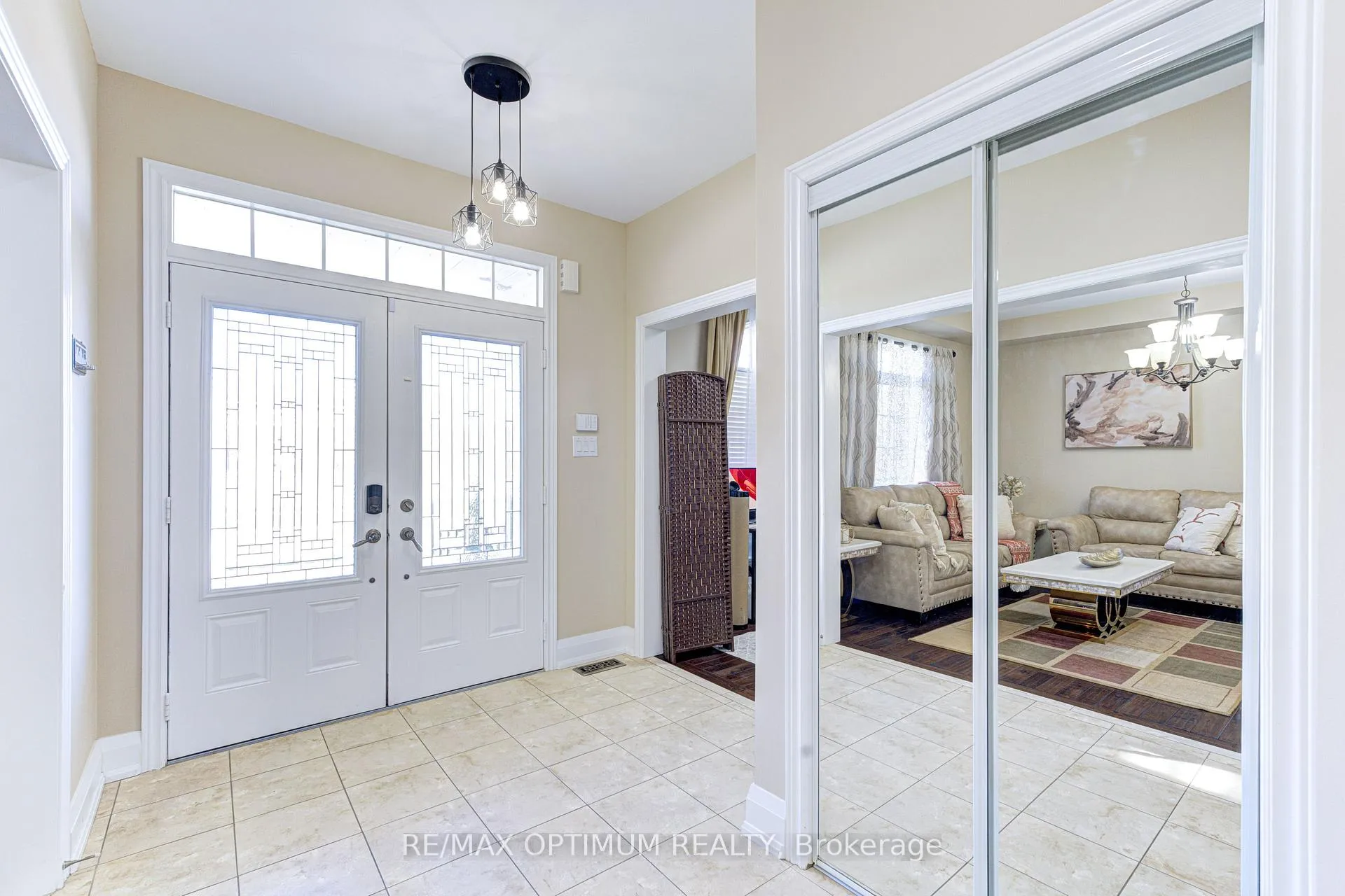 Photo 4 of 169 Barber Drive, Halton Hills, Georgetown — HOMEH