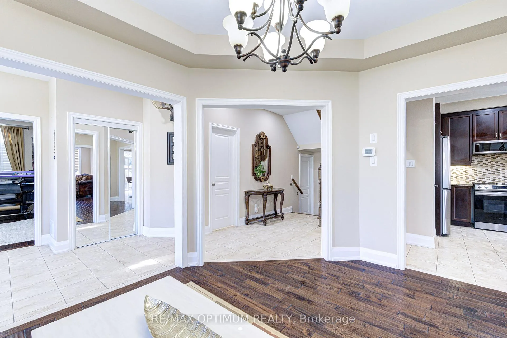 Photo 9 of 169 Barber Drive, Halton Hills, Georgetown — HOMEH