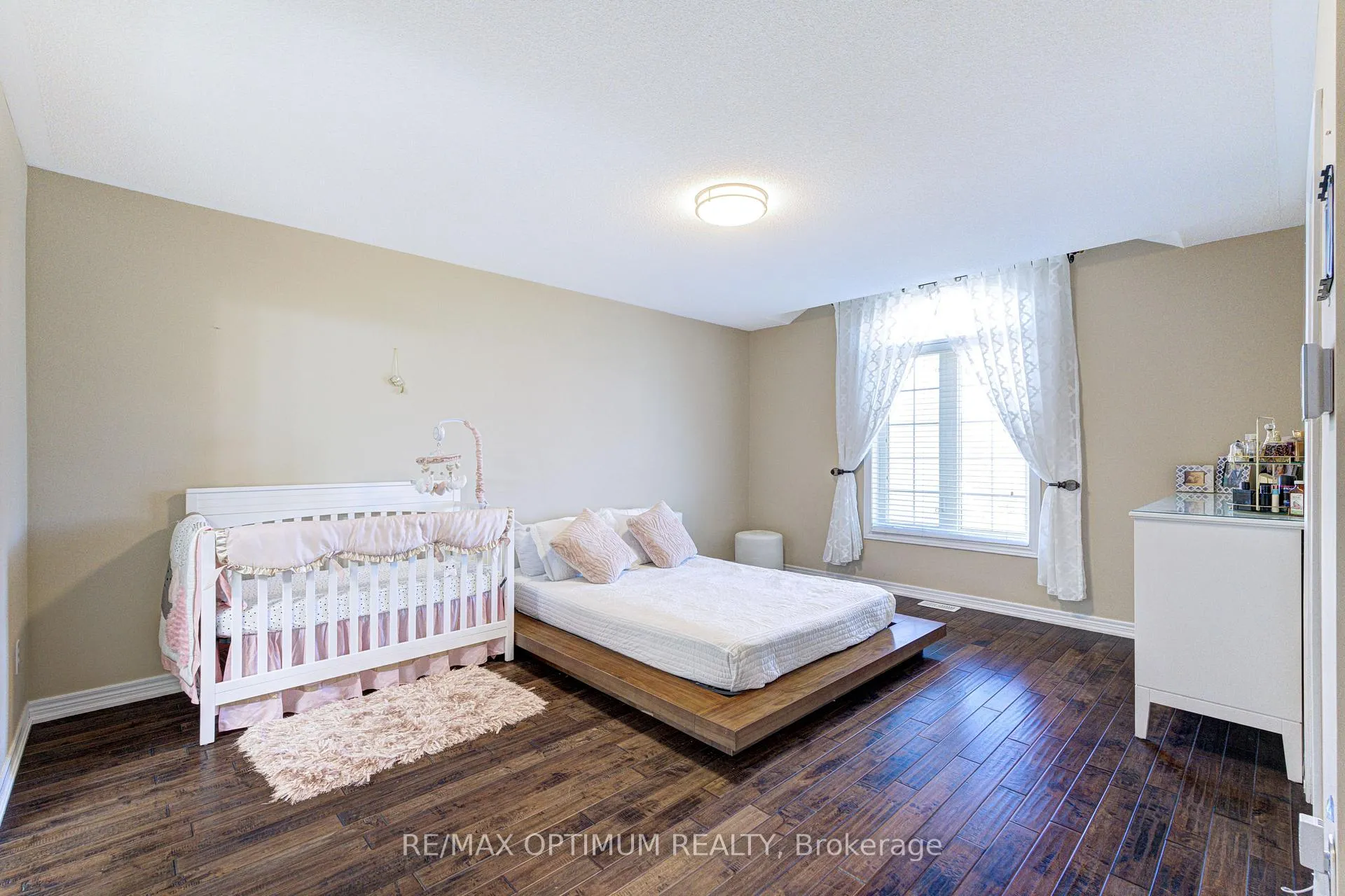 Photo 23 of 169 Barber Drive, Halton Hills, Georgetown — HOMEH
