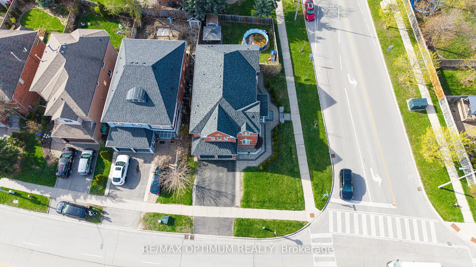 Photo 47 of 169 Barber Drive, Halton Hills, Georgetown — HOMEH