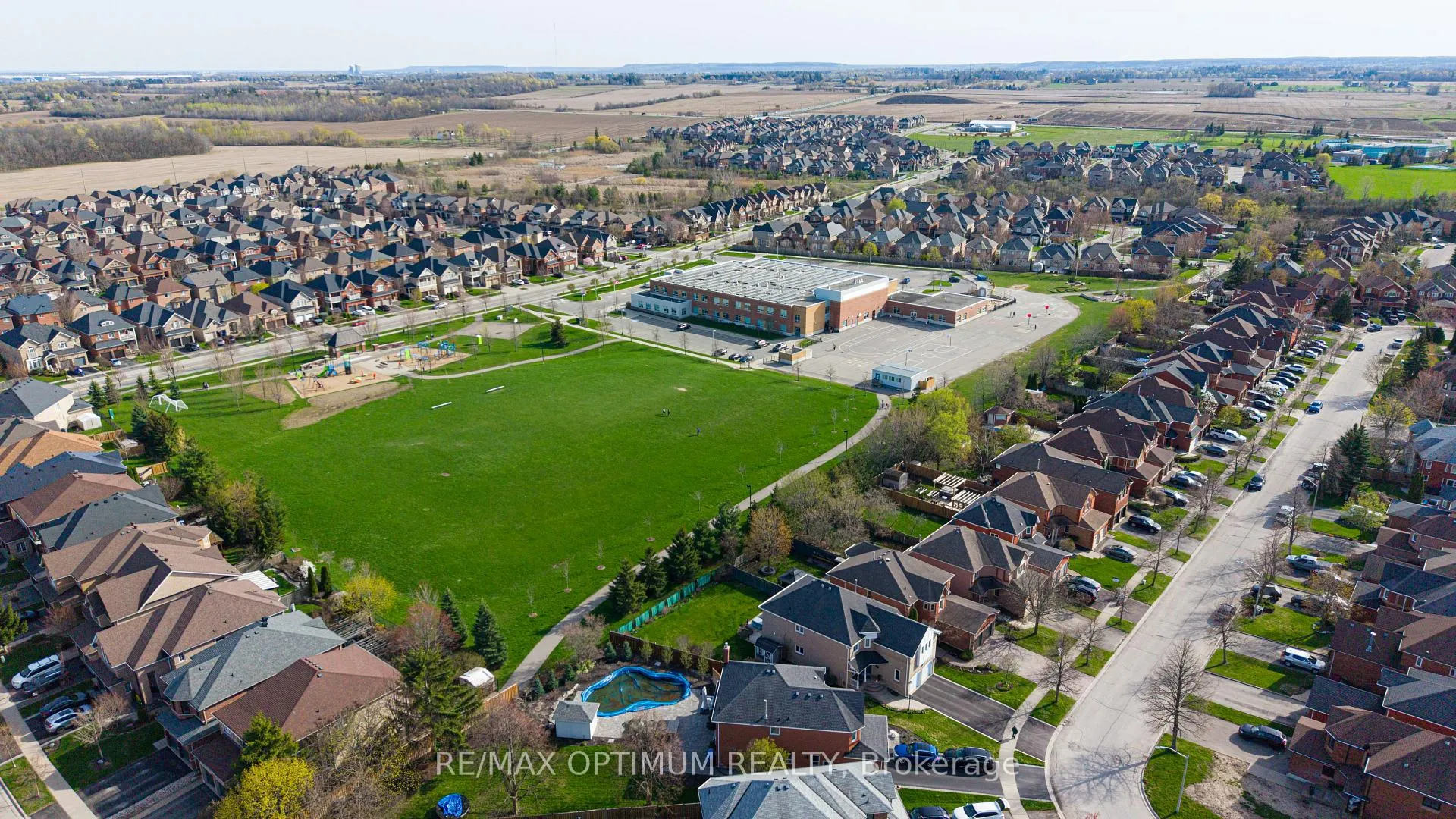 Photo 50 of 169 Barber Drive, Halton Hills, Georgetown — HOMEH