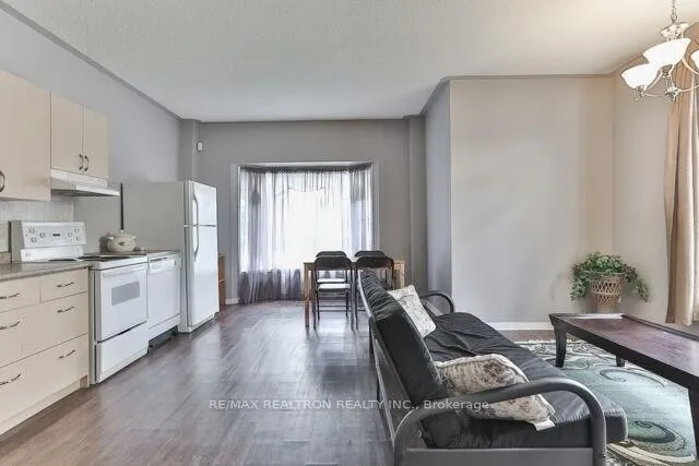 Photo 4 of 20 Forest Run Boulevard, Vaughan, Patterson — HOMEH