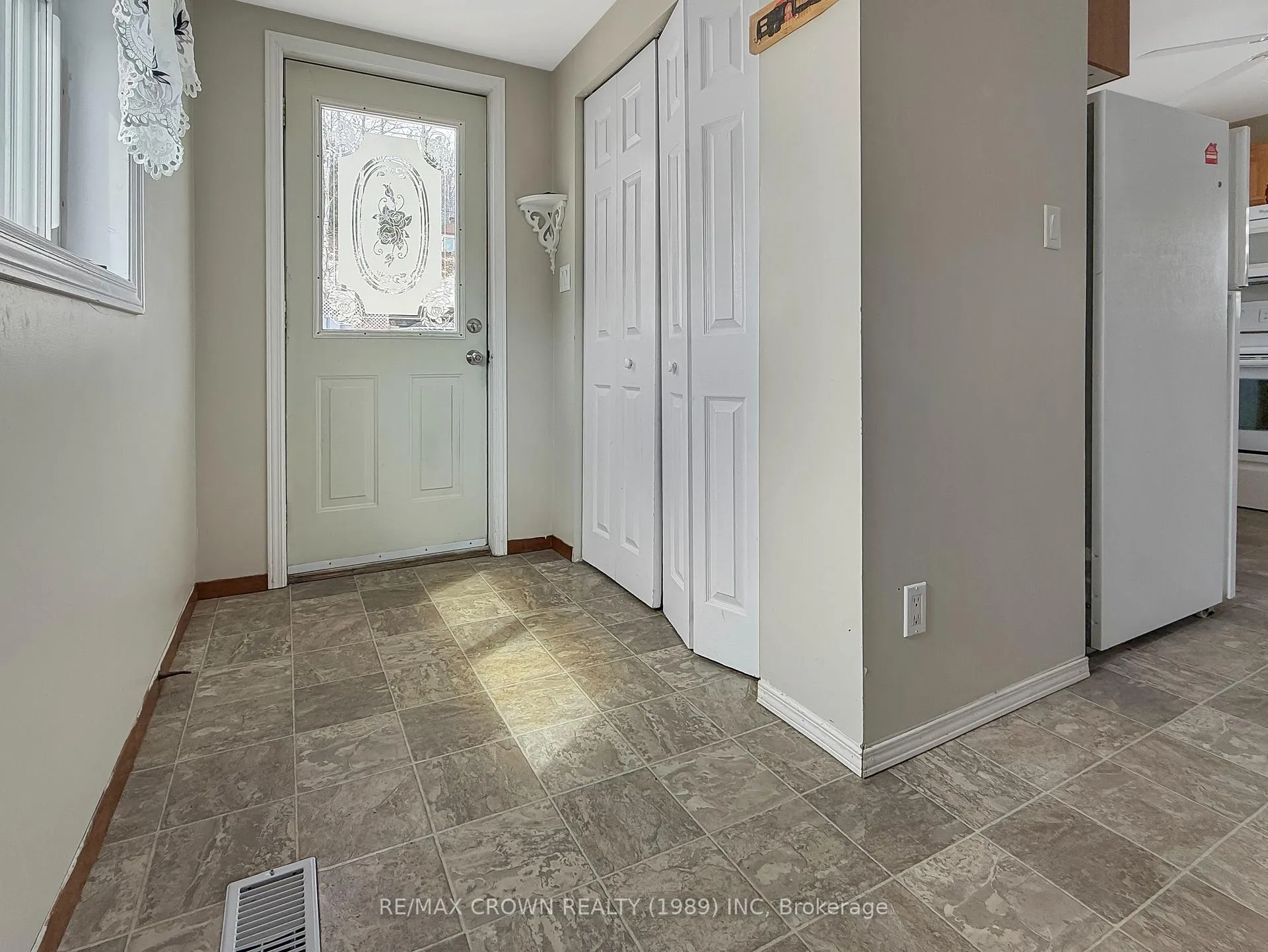 Photo 8 of 91 Third Avenue, Hornepayne, West — HOMEH