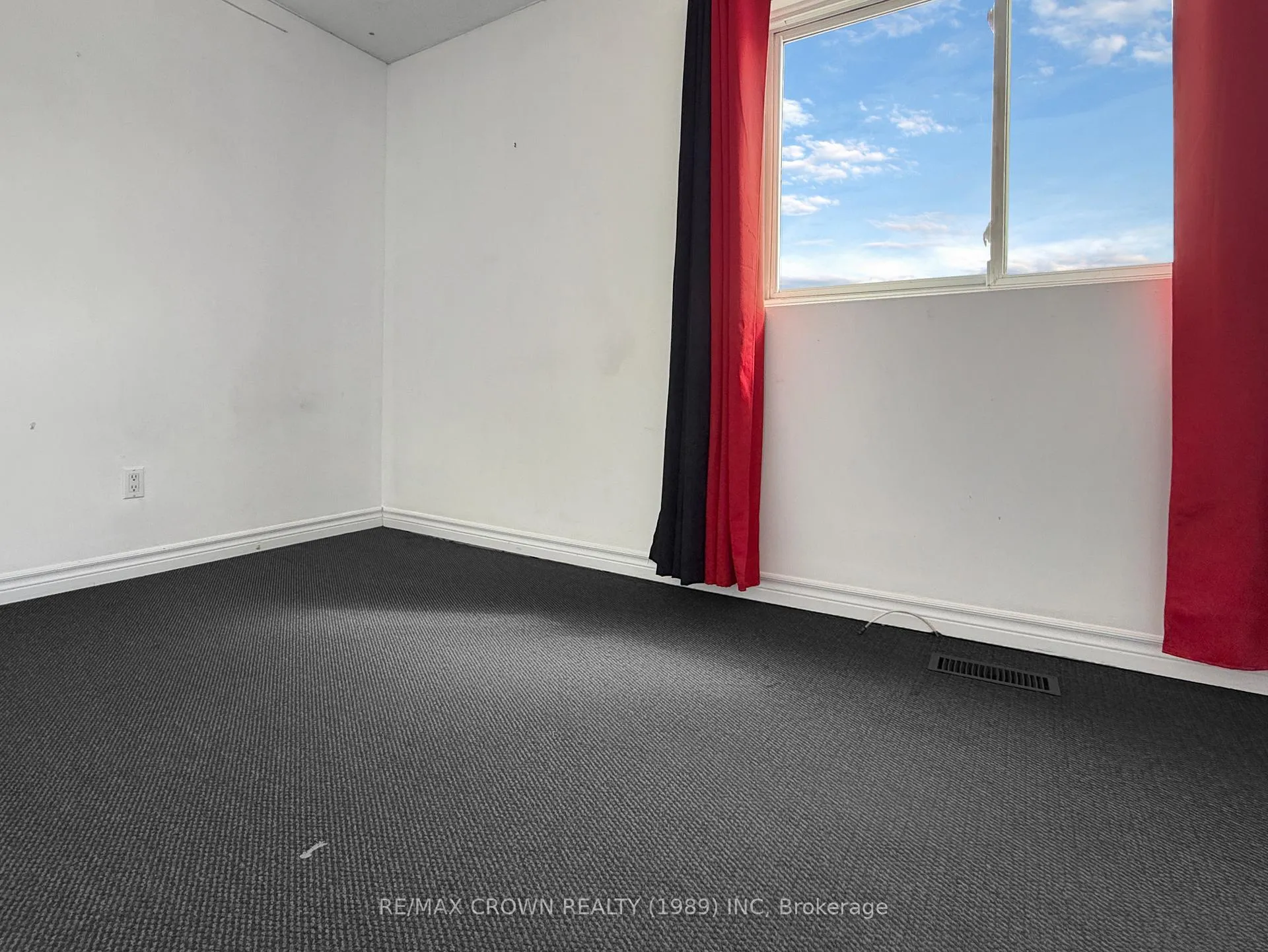 Photo 25 of 91 Third Avenue, Hornepayne, West — HOMEH