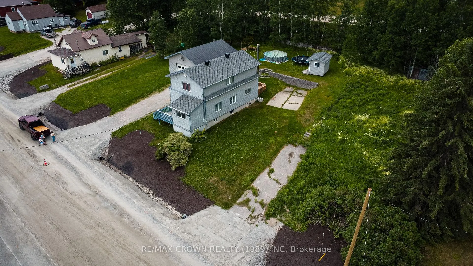 Photo 3 of 91 Third Avenue, Hornepayne, West — HOMEH