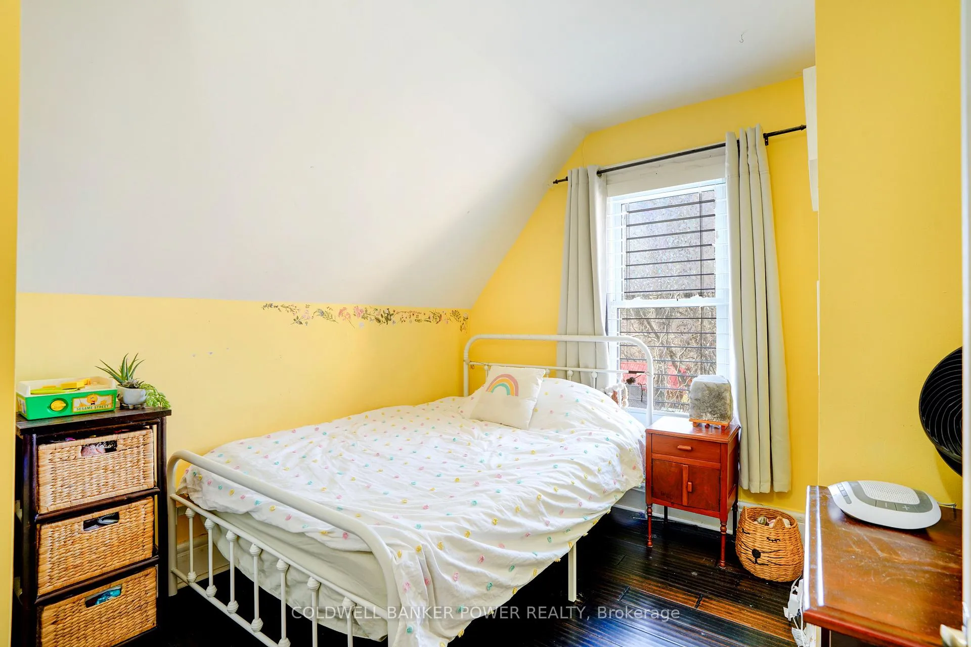 Photo 25 of 357 Wortley Road, London, South G — HOMEH