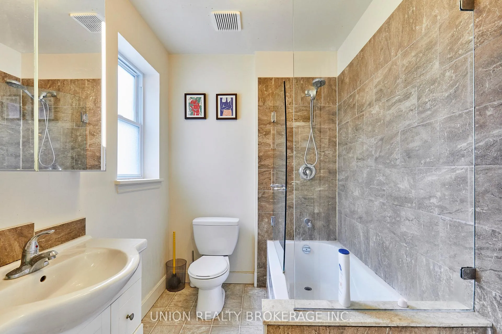 Photo 14 of 92 Dixon Avenue, Toronto, The Beaches — HOMEH