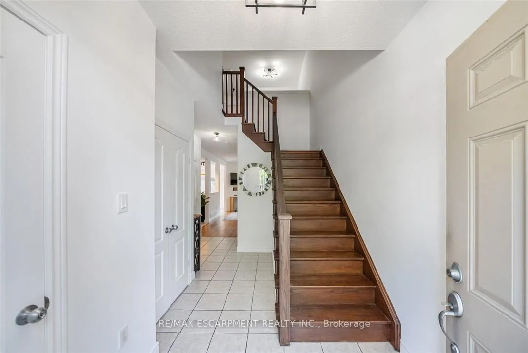 Photo 7 of Unit 4, 10 Liddycoat Lane, Hamilton, Ancaster — HOMEH