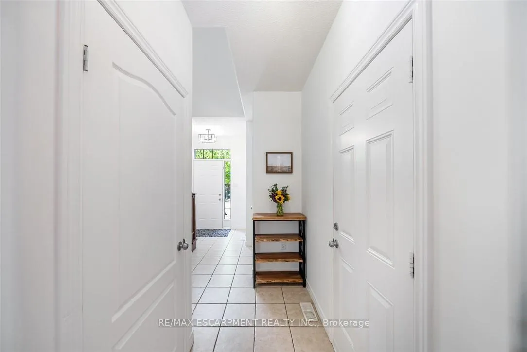 Photo 8 of Unit 4, 10 Liddycoat Lane, Hamilton, Ancaster — HOMEH