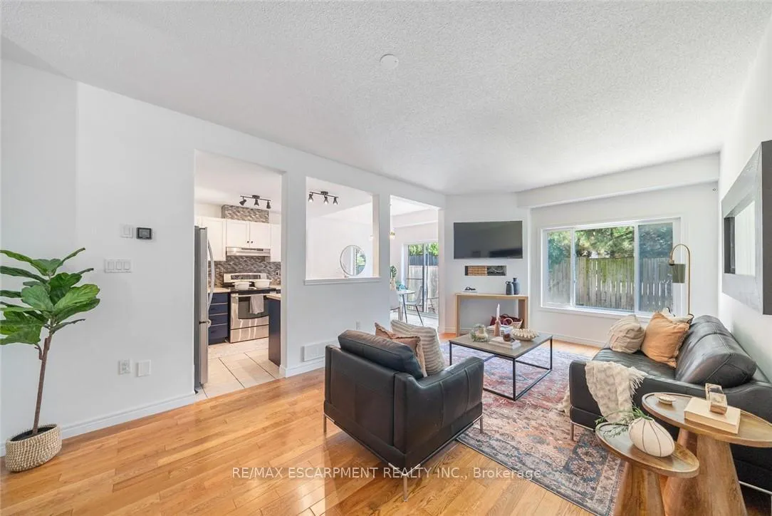 Photo 10 of Unit 4, 10 Liddycoat Lane, Hamilton, Ancaster — HOMEH