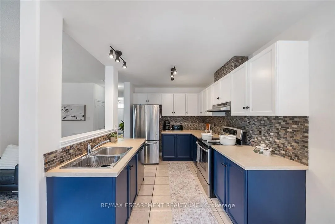 Photo 15 of Unit 4, 10 Liddycoat Lane, Hamilton, Ancaster — HOMEH