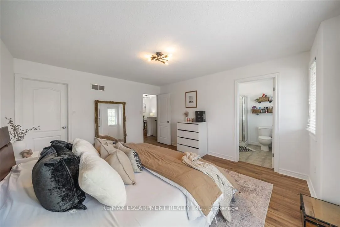 Photo 29 of Unit 4, 10 Liddycoat Lane, Hamilton, Ancaster — HOMEH