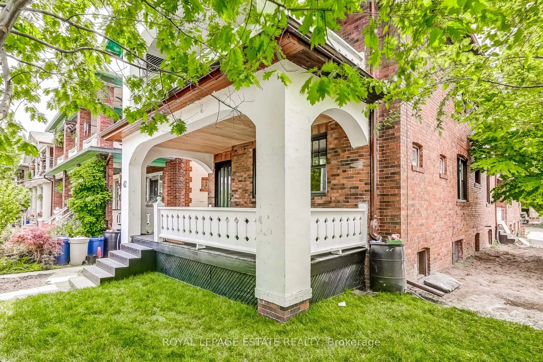 Photo 3 of 44 Wineva Avenue, Toronto, The Beaches — HOMEH