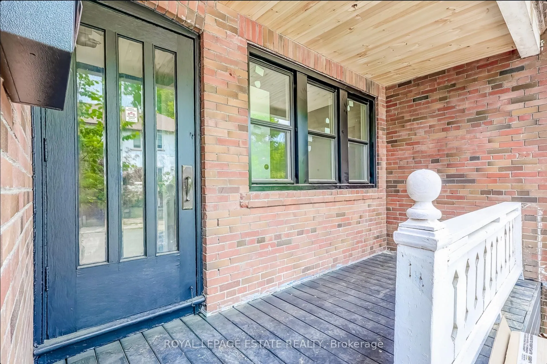 Photo 4 of 44 Wineva Avenue, Toronto, The Beaches — HOMEH
