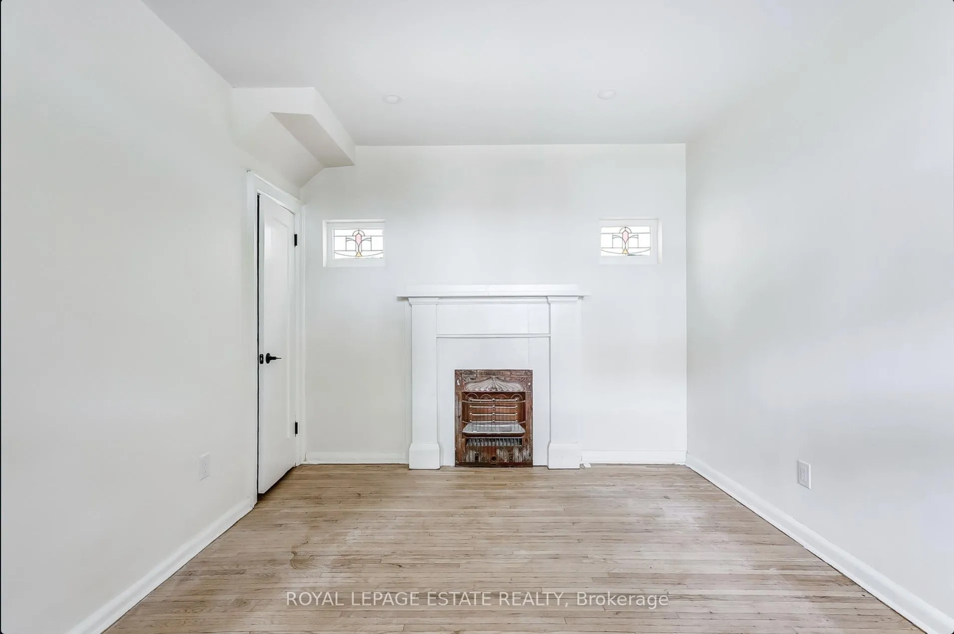 Photo 8 of 44 Wineva Avenue, Toronto, The Beaches — HOMEH