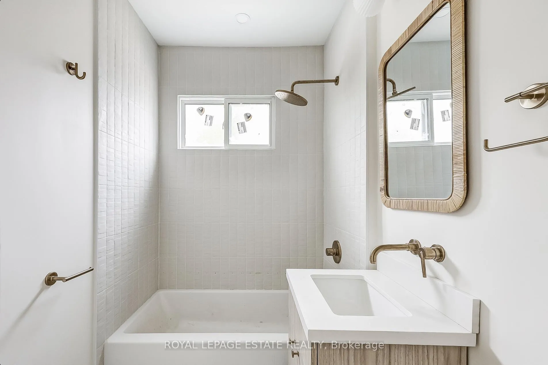 Photo 13 of 44 Wineva Avenue, Toronto, The Beaches — HOMEH