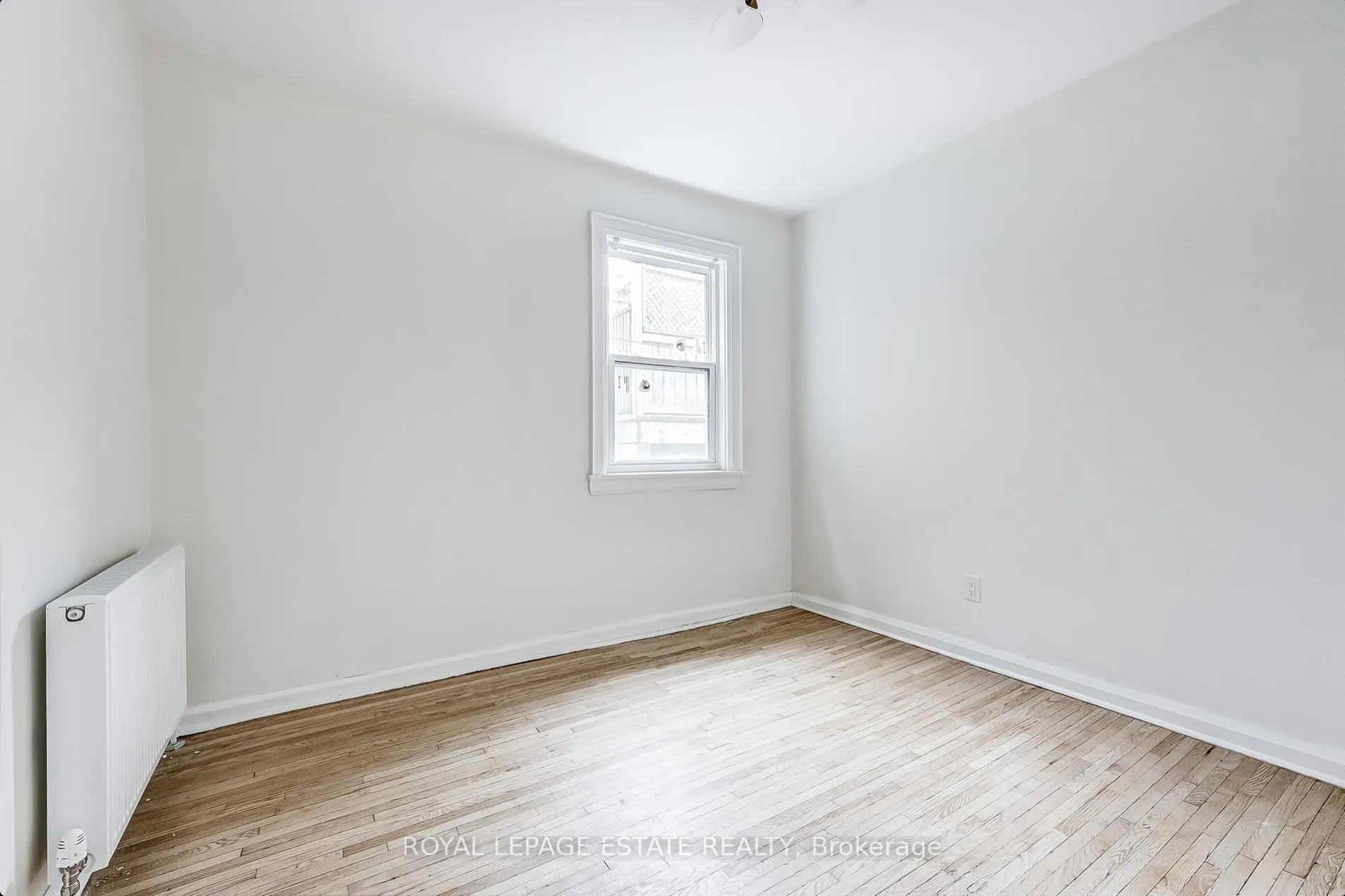 Photo 16 of 44 Wineva Avenue, Toronto, The Beaches — HOMEH