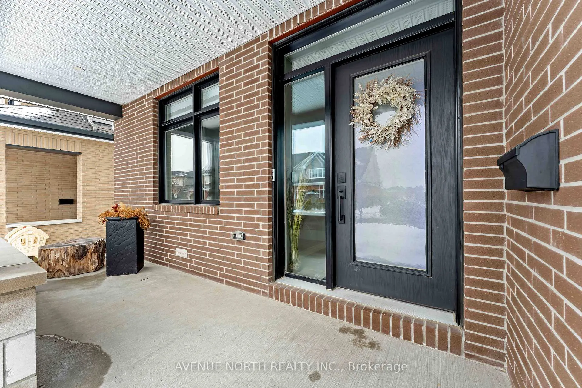 Photo 2 of 711 Moonflower Crescent, Ottawa, Blossom Park/Kemp Park/Findlay Creek — HOMEH