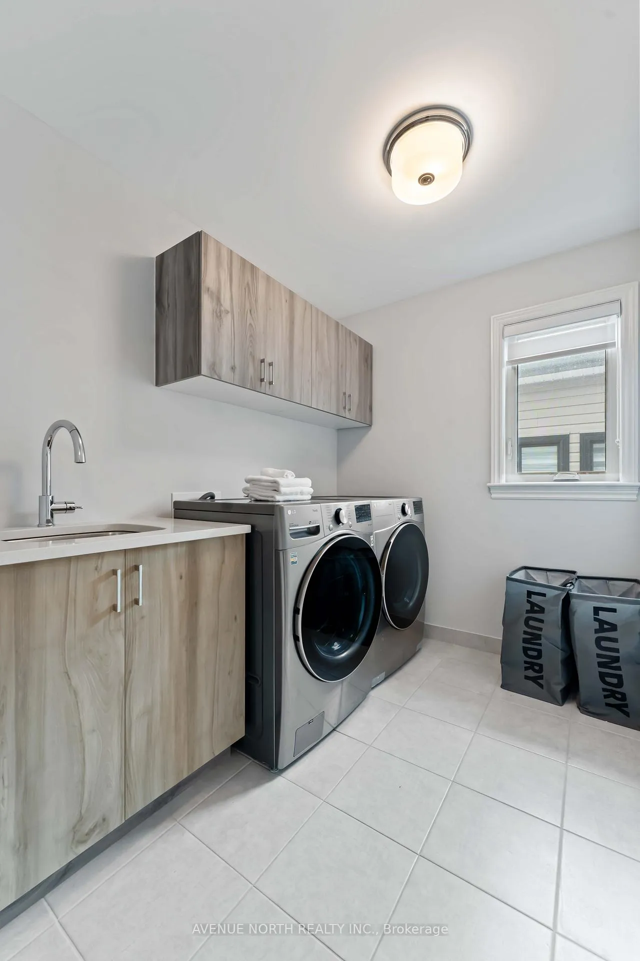 Photo 36 of 711 Moonflower Crescent, Ottawa, Blossom Park/Kemp Park/Findlay Creek — HOMEH