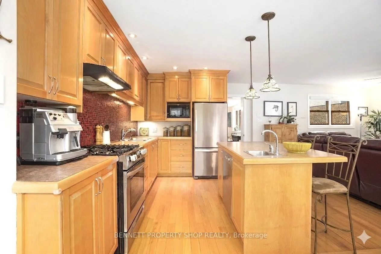 Photo 11 of 140 Drummond Street, Ottawa, Ottawa East — HOMEH