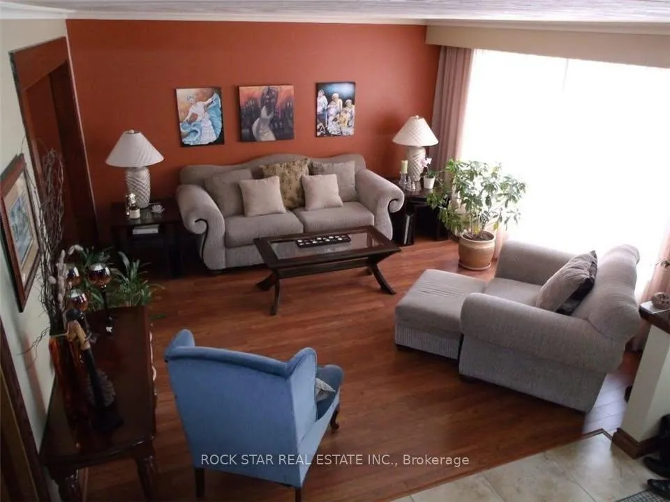 Photo 3 of 5905 Hillcrest Crescent, Niagara Falls, Church's Lane — HOMEH