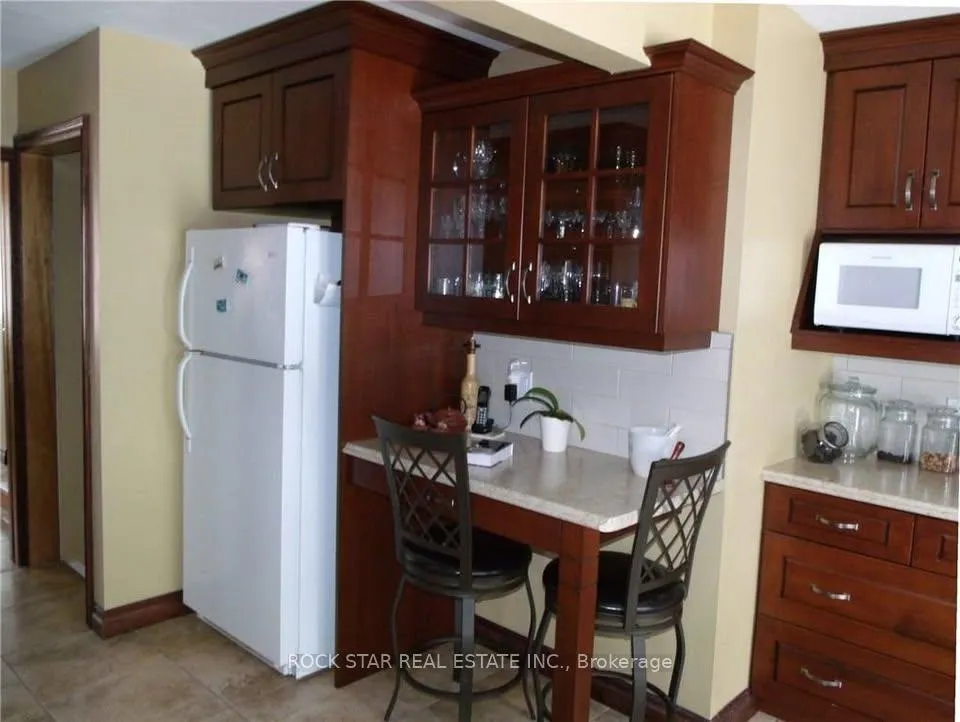 Photo 11 of 5905 Hillcrest Crescent, Niagara Falls, Church's Lane — HOMEH