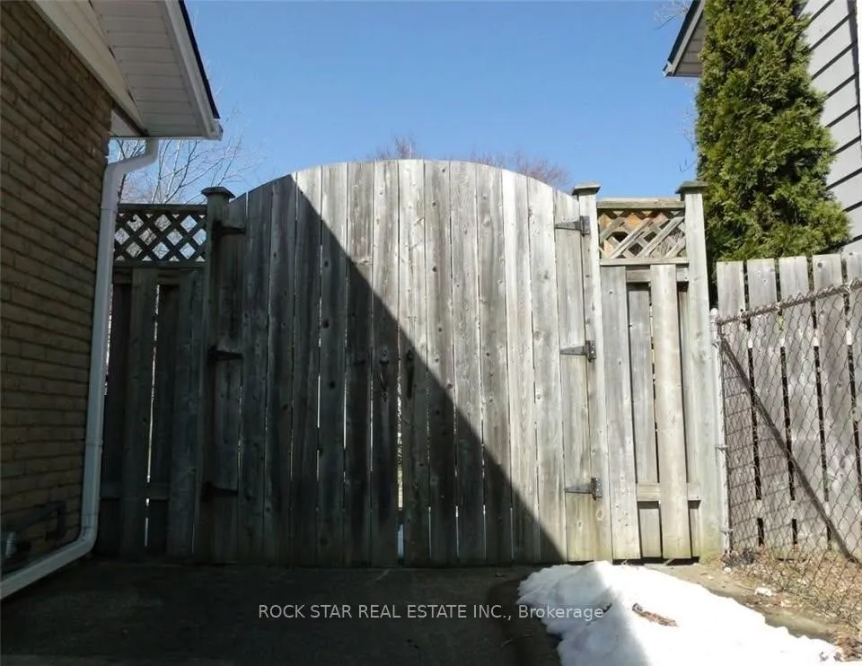 Photo 22 of 5905 Hillcrest Crescent, Niagara Falls, Church's Lane — HOMEH